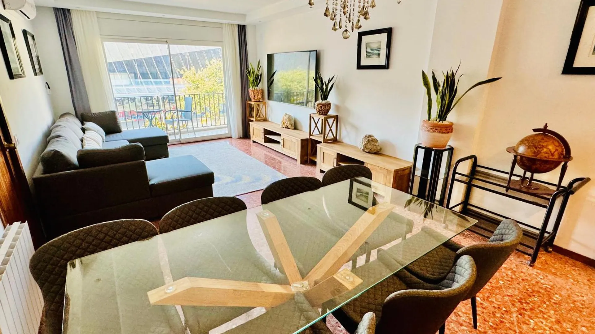 Newly Renovated Apartment, 6 Mins To The Beach Lloret de Mar Spain