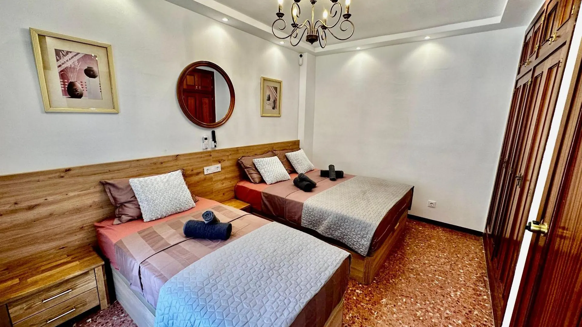 Newly Renovated Apartment, 6 Mins To The Beach Lloret de Mar Apartment
